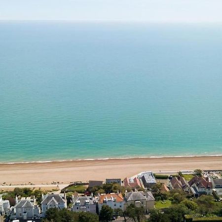 The Luxury Beach Property - Oceanbreeze ساندجيت المظهر الخارجي الصورة
