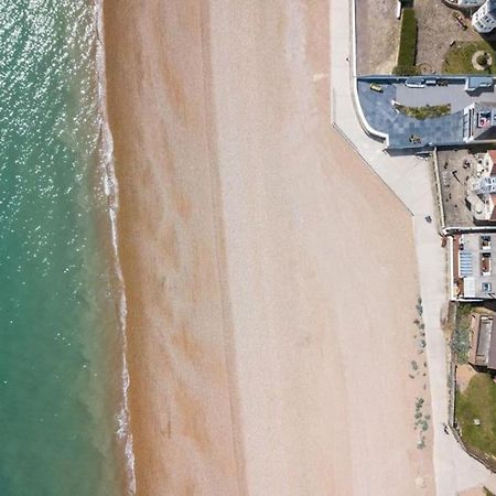 The Luxury Beach Property - Oceanbreeze ساندجيت المظهر الخارجي الصورة