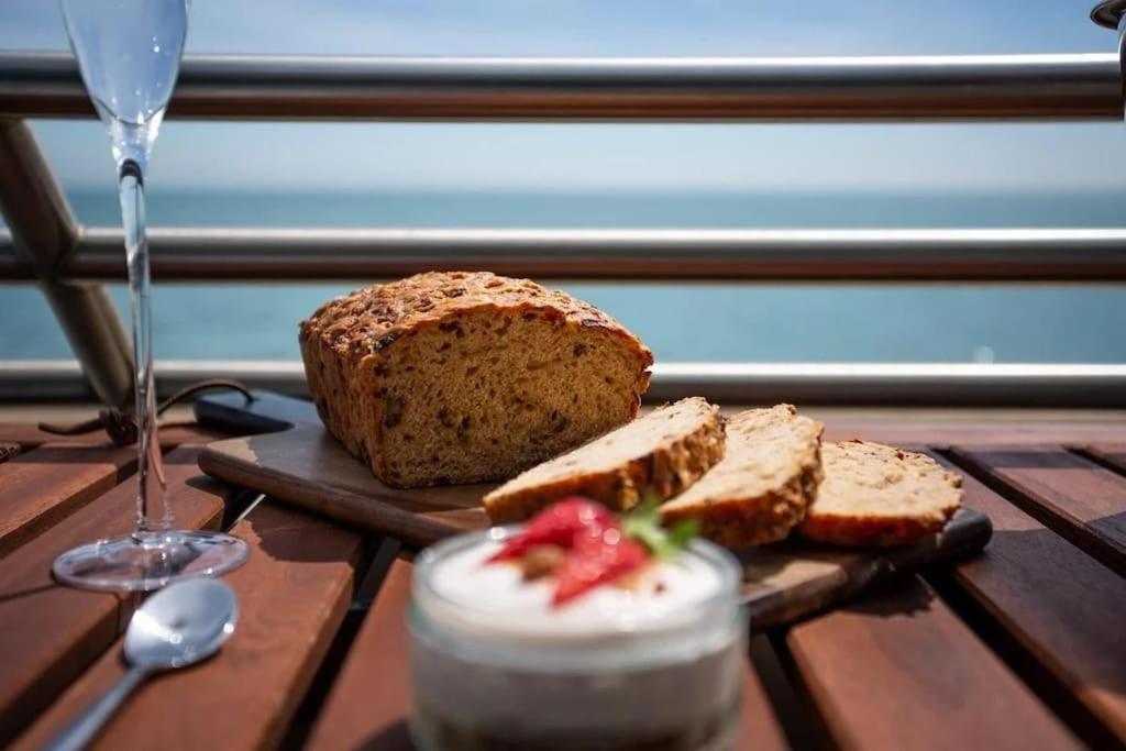 The Luxury Beach Property - Oceanbreeze ساندجيت المظهر الخارجي الصورة