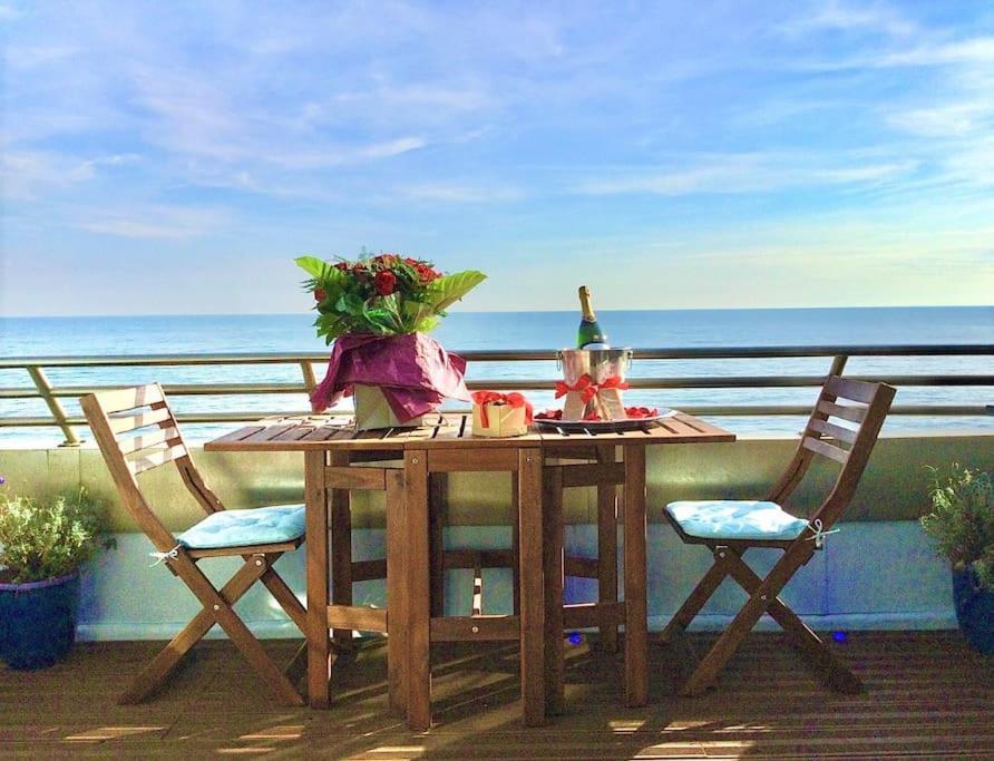 The Luxury Beach Property - Oceanbreeze ساندجيت المظهر الخارجي الصورة