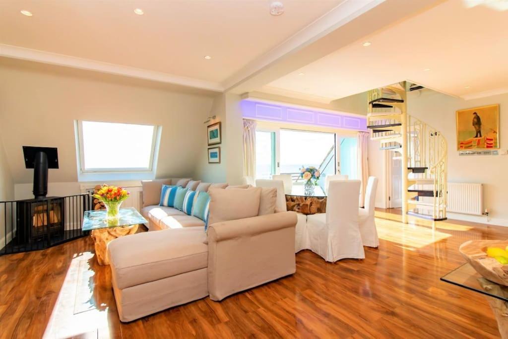 The Luxury Beach Property - Oceanbreeze ساندجيت المظهر الخارجي الصورة